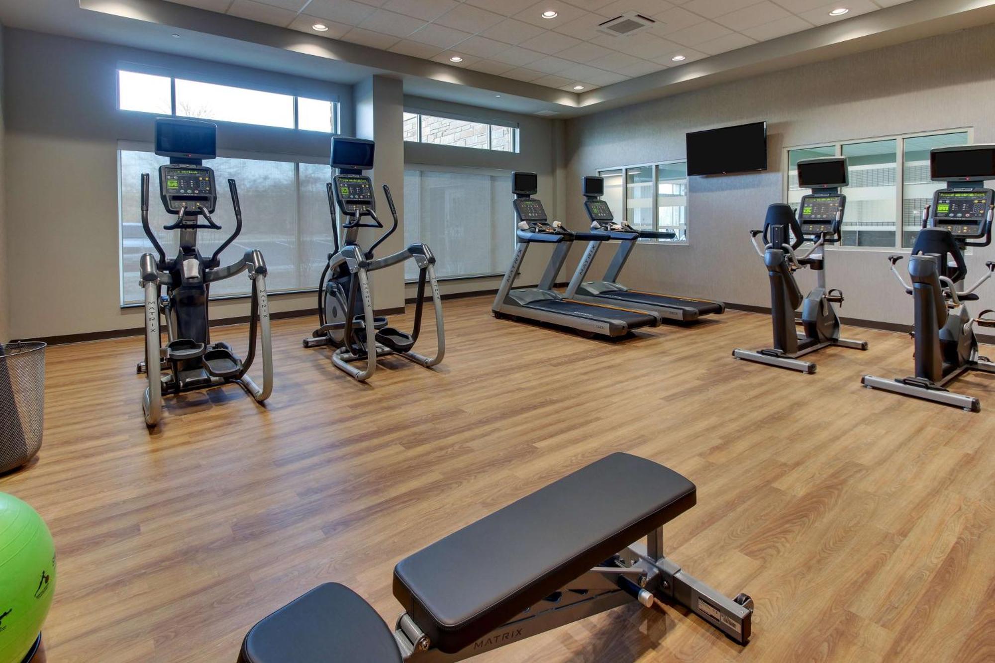 Drury Inn & Suites Cleveland Beachwood Esterno foto