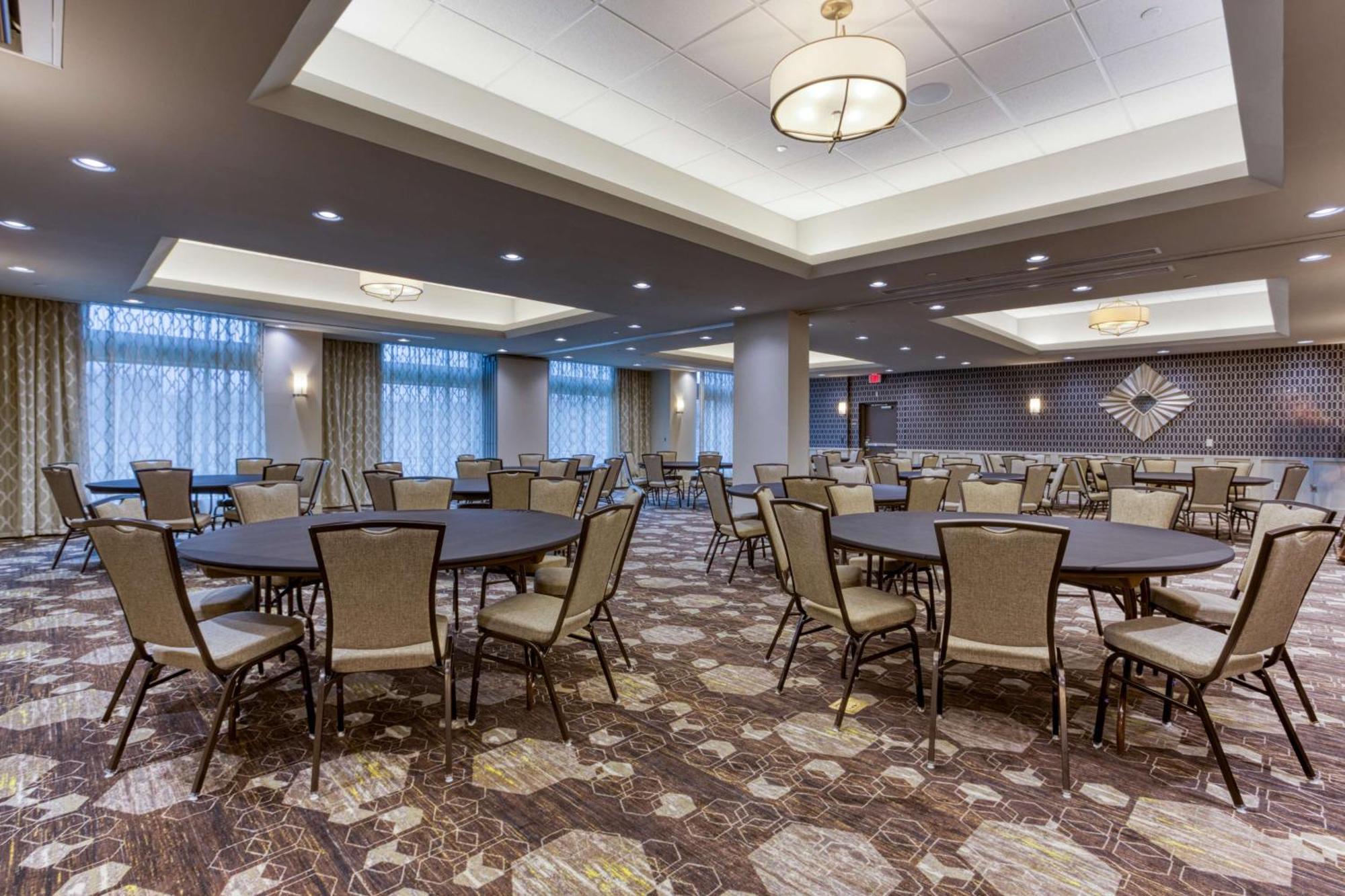Drury Inn & Suites Cleveland Beachwood Esterno foto