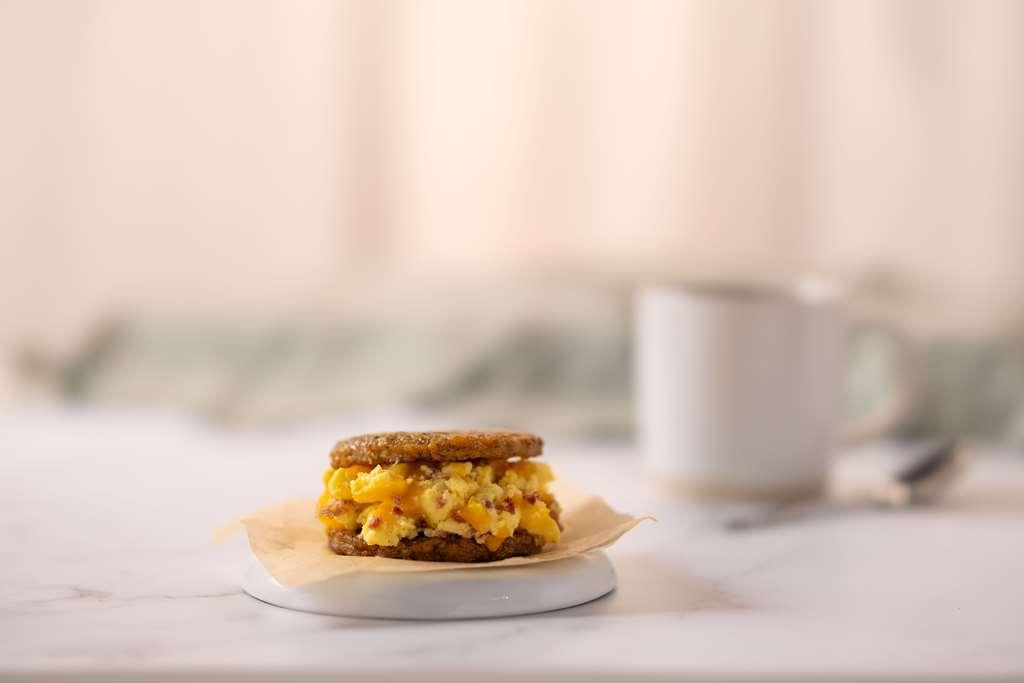 Drury Inn & Suites Cleveland Beachwood Ristorante foto